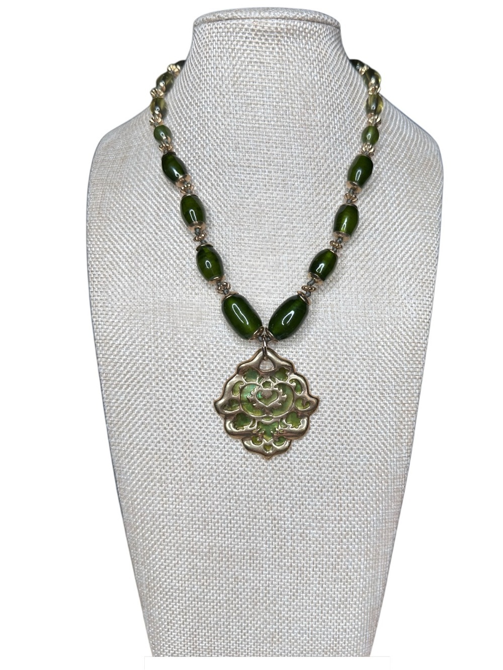 Green Bead Floral Pendant Necklace - Women Jewelry
